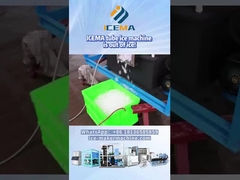 Machine à glace en tube au milieu de la distribution de glace