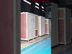 Plusieurs machines ont été produites et attendent d'être récupérées par les clients.