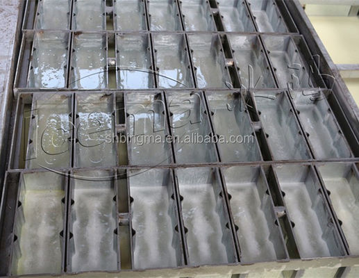Bloc de glace automatique faisant la machine