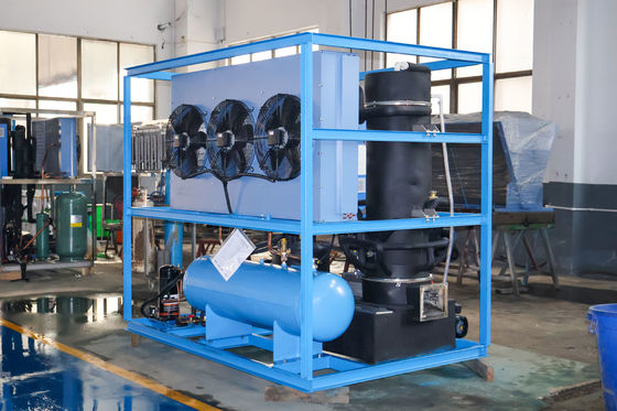 Machine à glace à chaud industrielle avec une capacité de 2 tonnes de glace en tubes et une taille de 2460*1575*1850 mm